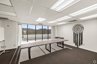 15720 Ventura Blvd, Encino, CA à louer Photo intérieure– Image 1 sur 19