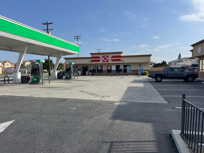 5001 Clara St, Cudahy, CA à vendre - Photo de l’immeuble – Image 1 sur 5