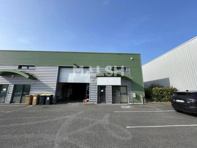 Plus de détails pour Local d’activités à vendre