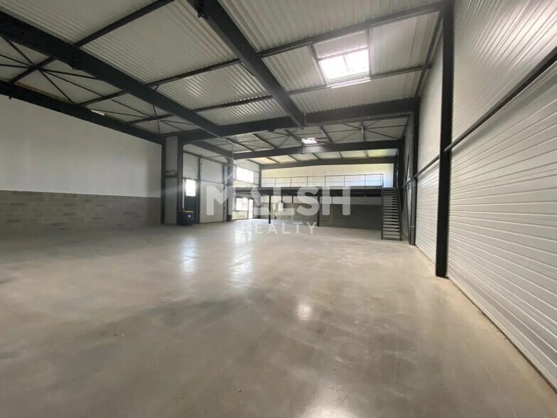 Local d’activités dans Frans à louer - Photo intérieure – Image 3 sur 10