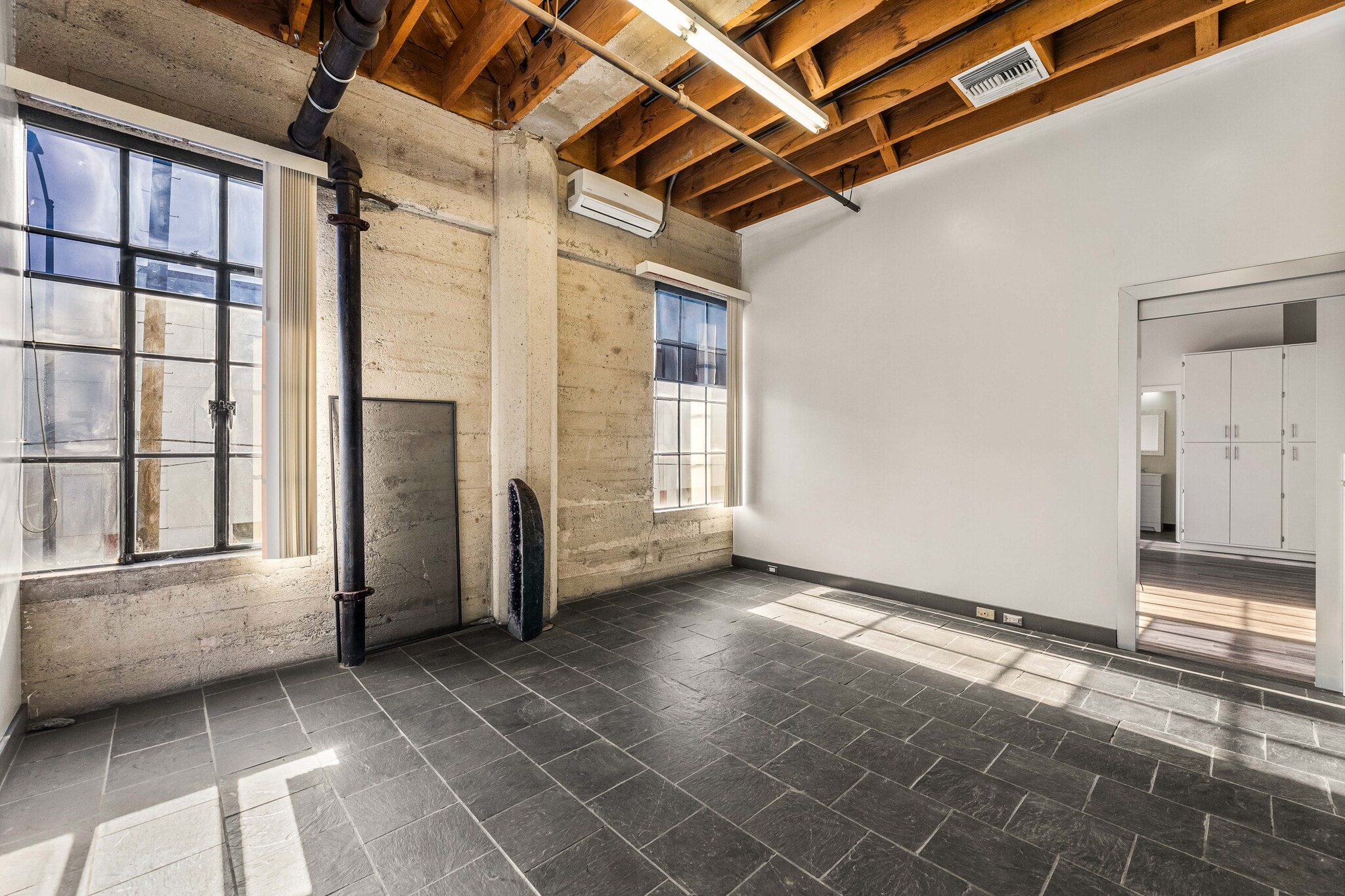 932 Wilson St, Los Angeles, CA à louer Photo intérieure– Image 1 sur 3
