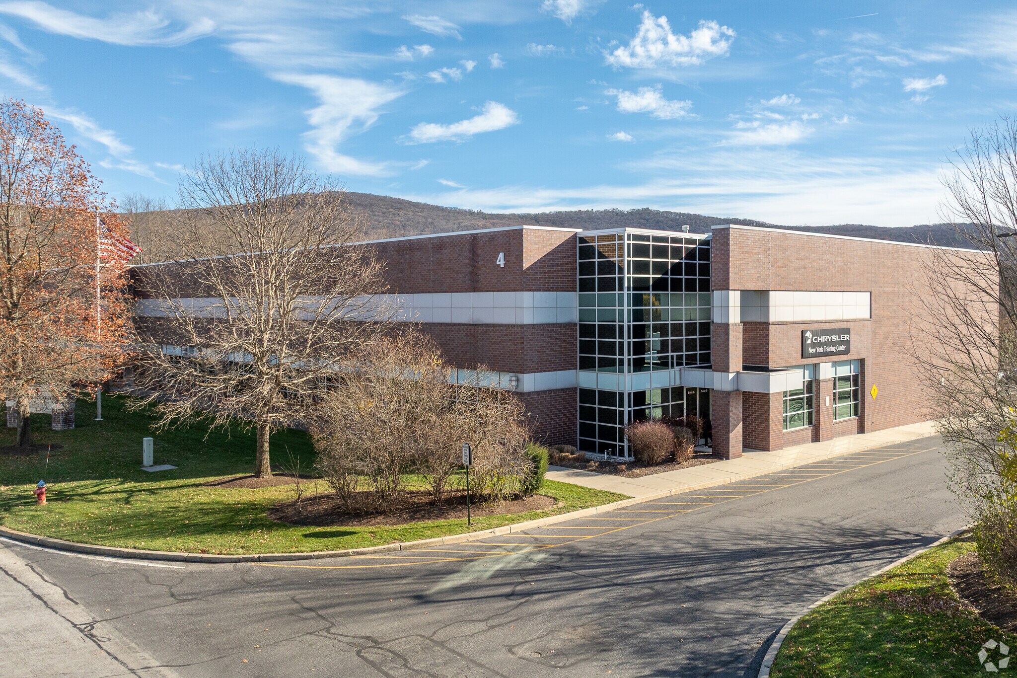 4 Commerce Dr S, Harriman, NY à louer Photo principale– Image 1 sur 5