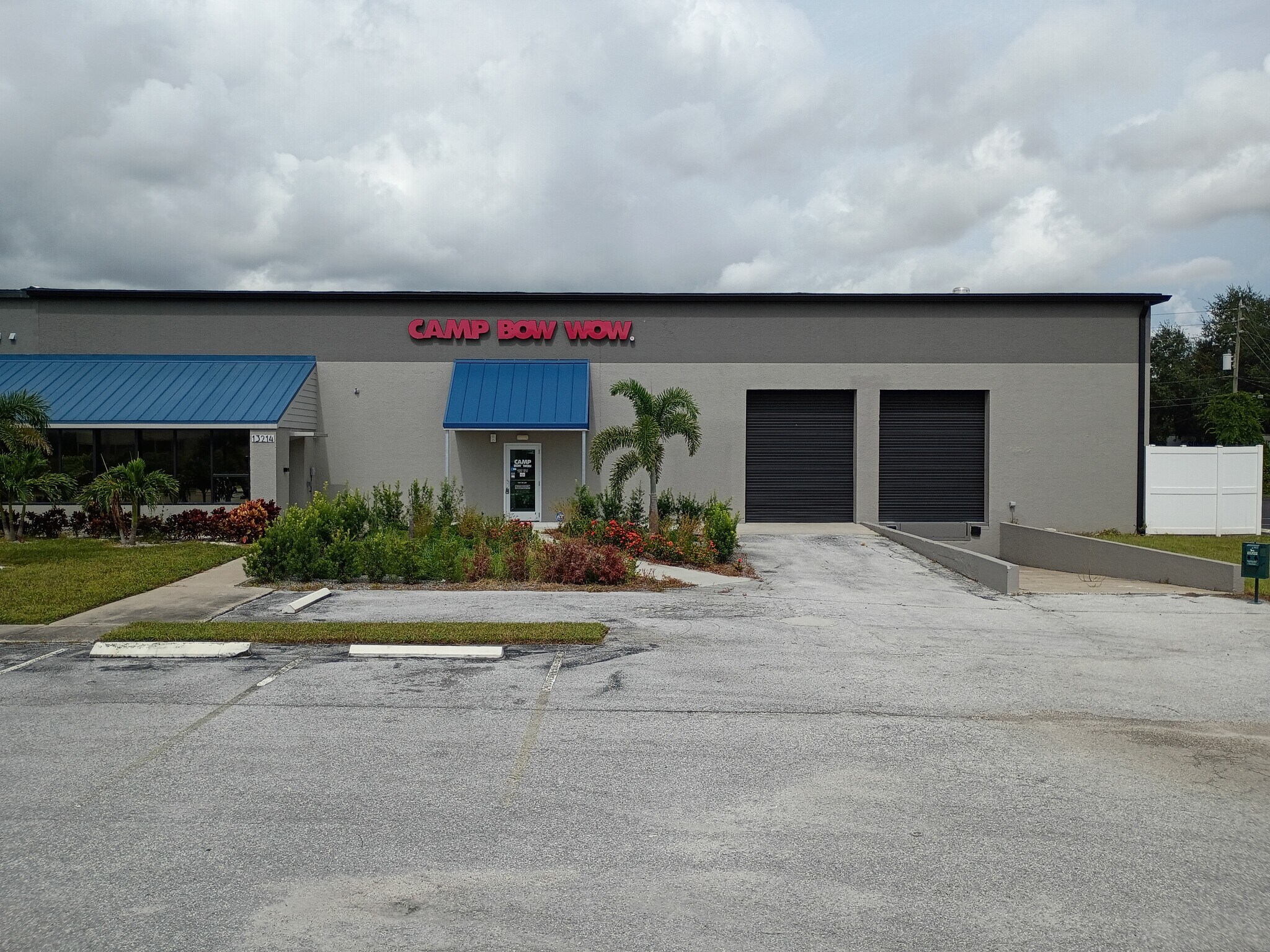 13214 38th St N, Clearwater, FL à vendre Photo de l’immeuble– Image 1 sur 23