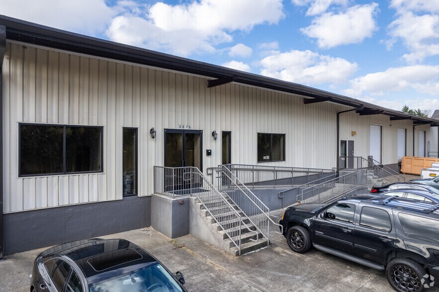 3075 Jonquil Dr SE, Smyrna, GA à louer - Photo de l’immeuble – Image 3 sur 6
