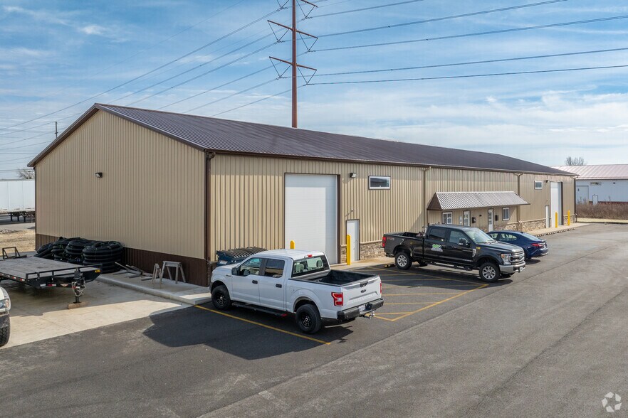 1563-1573 86th Pl, Merrillville, IN à louer - Photo de l’immeuble – Image 2 sur 4
