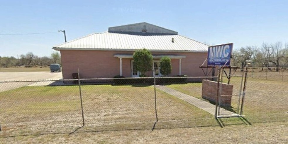 1111 E D Ave, Kingsville, TX à vendre - Photo de l’immeuble – Image 2 sur 12