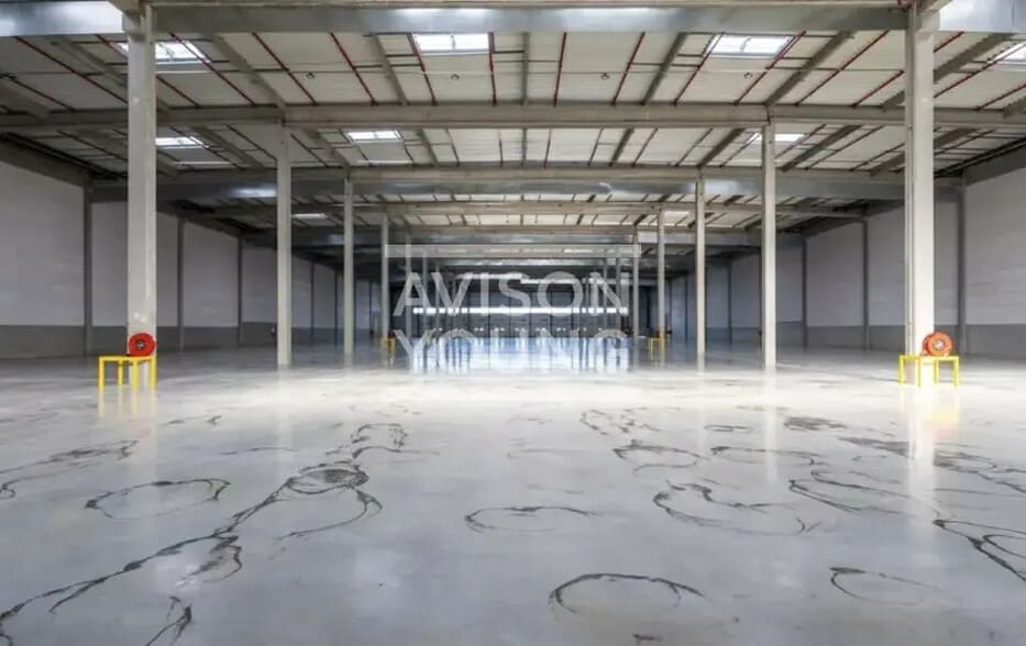 Local d’activités dans Lieusaint à louer - Photo intérieure – Image 3 sur 3