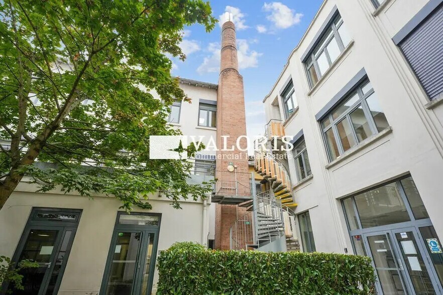 Bureau dans Lyon à vendre - Photo de l’immeuble – Image 3 sur 12