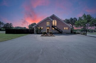 Plus de détails pour 5500 Woodland Park Blvd, Arlington, TX - Bureau à vendre
