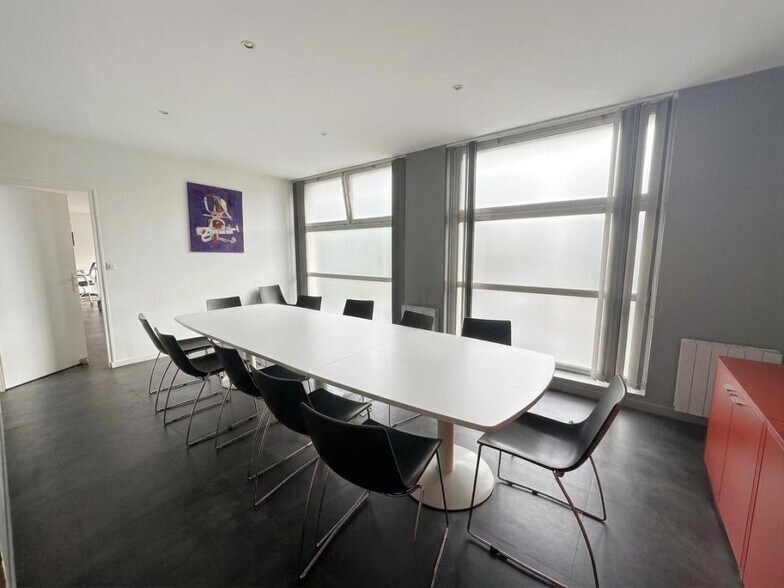 Bureau dans Paris à vendre - Photo de l’immeuble – Image 2 sur 10