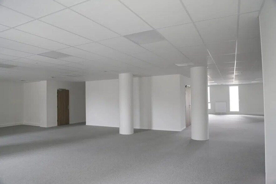 Bureau dans Rouen à louer - Photo de l’immeuble – Image 2 sur 6