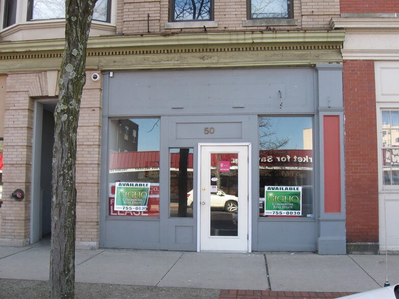 38-50 W Main St, New Britain, CT à louer - Photo de l’immeuble – Image 3 sur 5