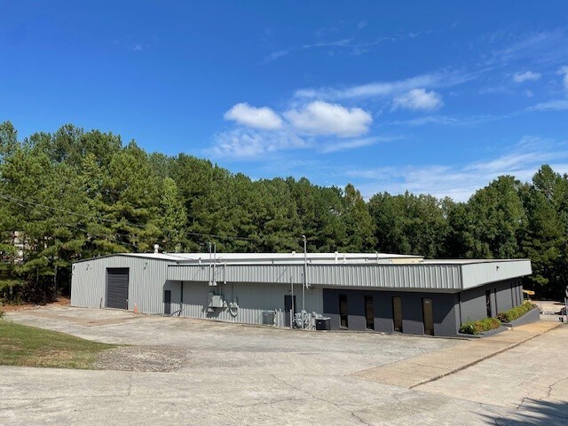725 Branch Dr, Alpharetta, GA à vendre - Photo de l’immeuble – Image 1 sur 13