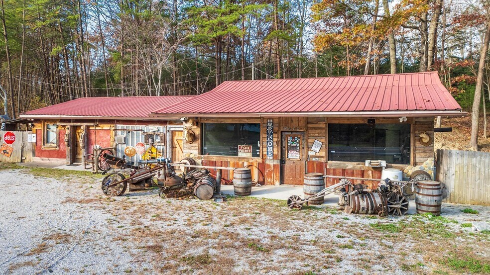 11882 New Highway 68, Tellico Plains, TN à vendre - Photo de l’immeuble – Image 1 sur 41