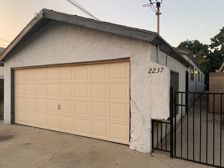 2237 E Harding St, Long Beach, CA à vendre - Photo de l’immeuble – Image 2 sur 8