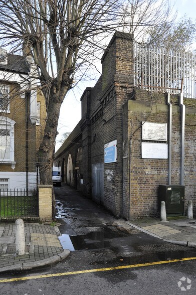 533-540 Barrington Rd, Londres à louer - Photo de l’immeuble – Image 3 sur 6