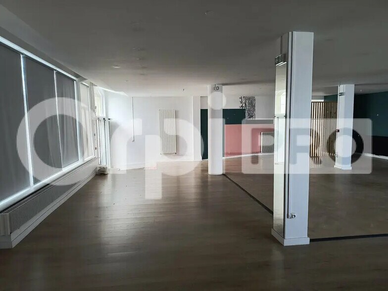 Bureau dans Reims à louer - Photo de l’immeuble – Image 1 sur 8