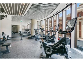 320 Granville St, Vancouver, BC à louer Photo de l’immeuble– Image 2 sur 9