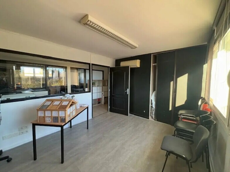 Bureau dans Monteux à louer - Photo intérieure – Image 3 sur 12