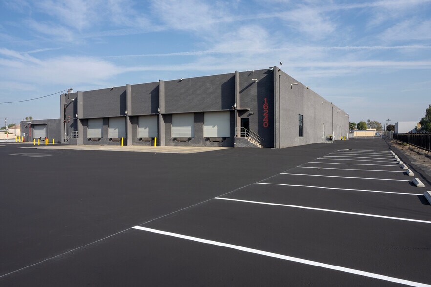 16224 & 16240 S. Avalon Blvd., Carson, CA à louer - Photo de l’immeuble – Image 3 sur 5