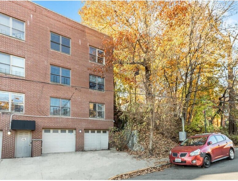 3251 Riverdale Ave, Bronx, NY à vendre - Photo principale – Image 1 sur 23