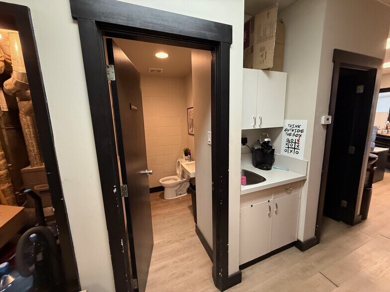 6145-6173 6 St SE, Calgary, AB à vendre - Photo de l’immeuble – Image 2 sur 19