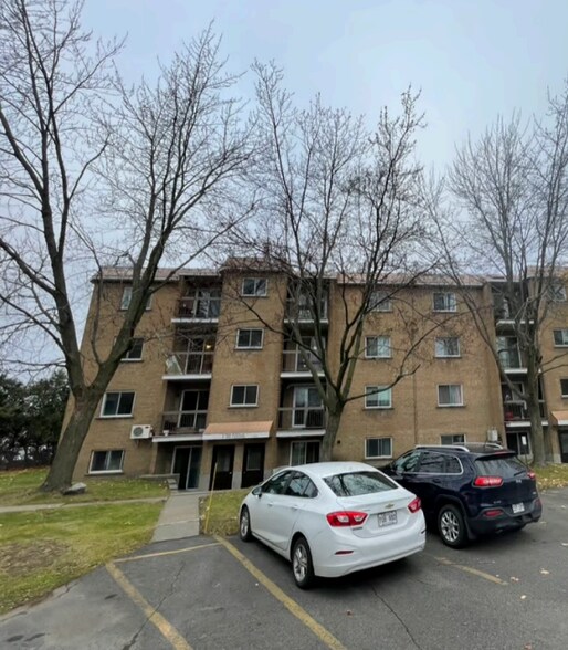 2855 Quevillons / 1709-1713 du Tremblay portefeuille de 4 biens à vendre sur LoopNet.fr - Photo de l’immeuble – Image 3 sur 3