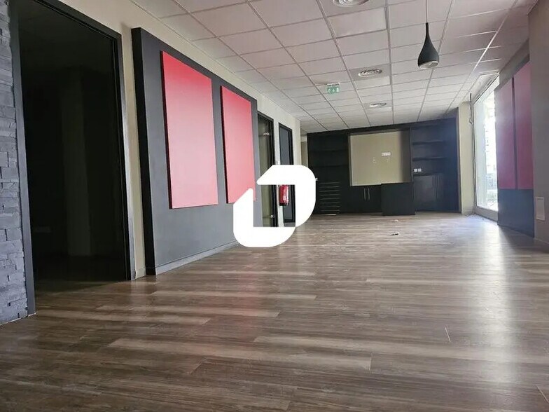 Local commercial dans Montpellier à louer - Photo de l’immeuble – Image 3 sur 6