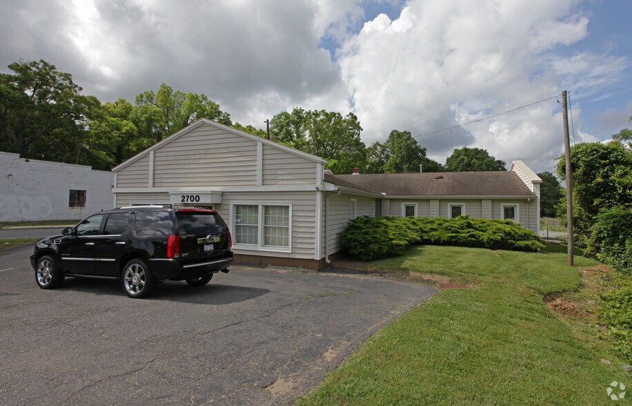 2700 Monroe Rd, Charlotte, NC à vendre - Photo de l’immeuble – Image 3 sur 4