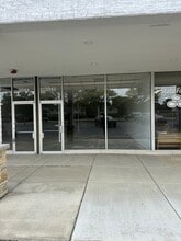 3010-3054 W Hobson Rd, Woodridge, IL à louer Photo intérieure– Image 2 sur 5