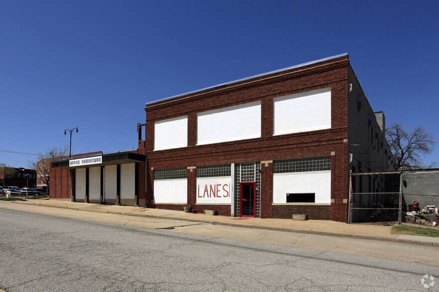 11 NW 8th St, Oklahoma City, OK à louer - Photo de l’immeuble – Image 3 sur 9
