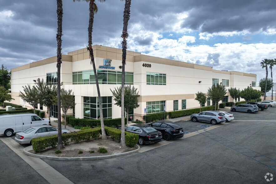 4020 W Valley Blvd, Walnut, CA à louer - Photo principale – Image 1 sur 7