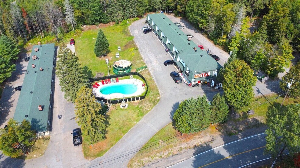 280 Rue Séraphin, Sainte-adele, QC à vendre - Photo de l’immeuble – Image 3 sur 6