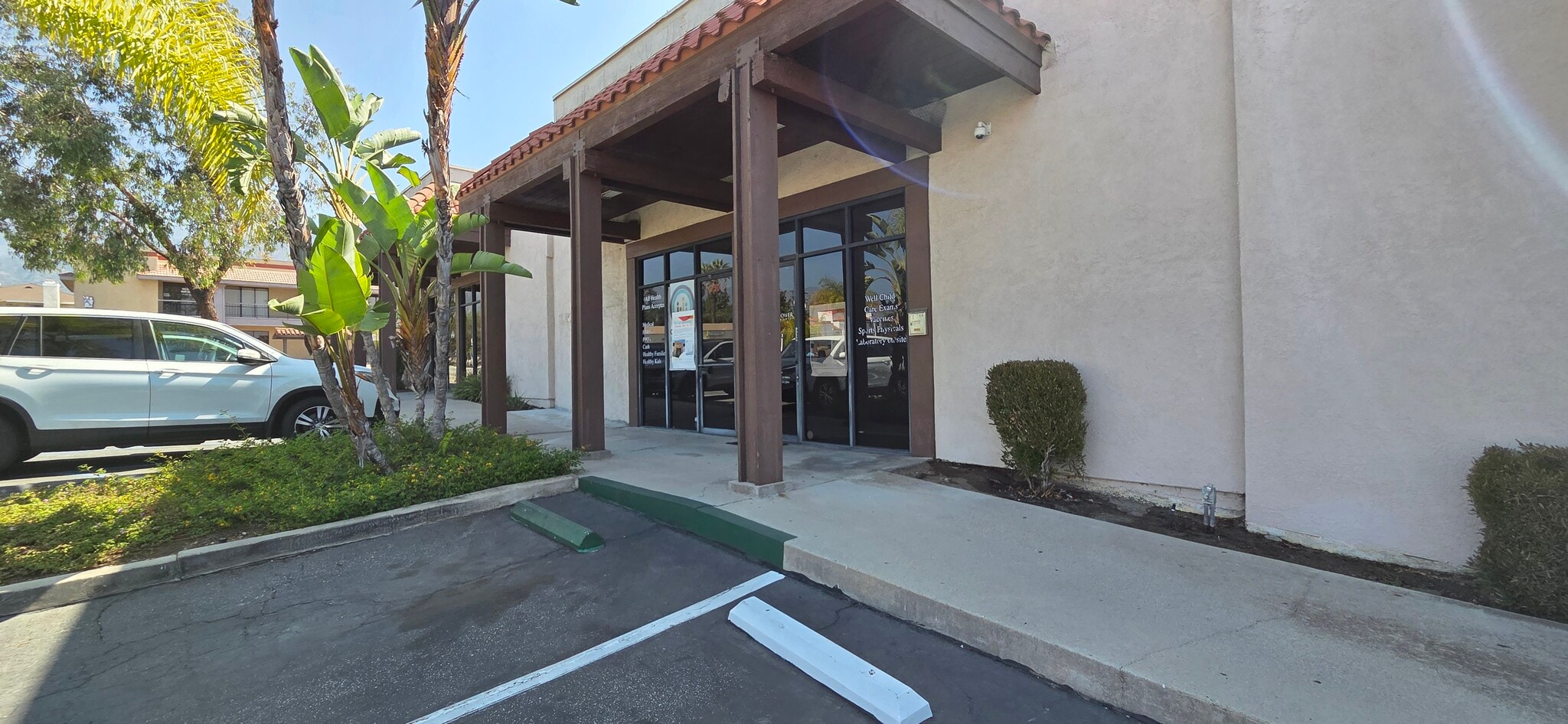1750 Huntington Dr, Duarte, CA à louer Photo de l’immeuble– Image 1 sur 14