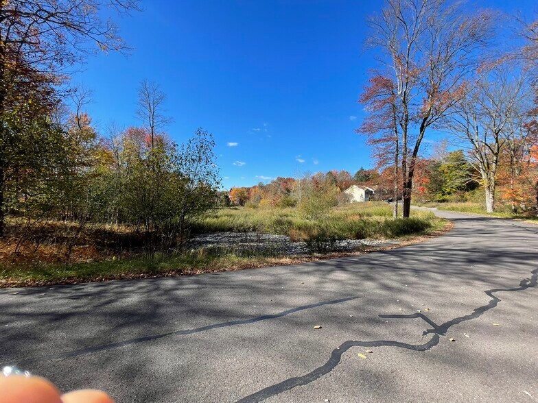West Woodhaven Drv, White Haven, PA à vendre - Photo de l’immeuble – Image 3 sur 6