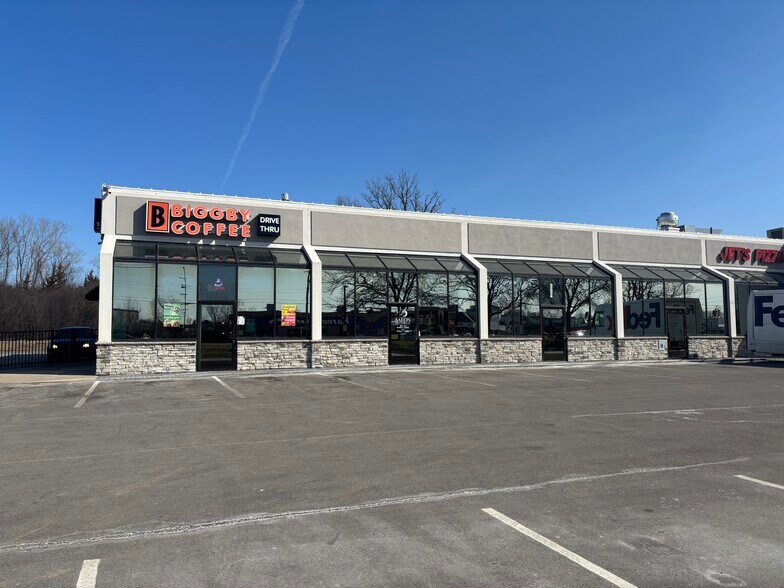 3093 S Linden Rd, Flint, MI à louer - Photo de l’immeuble – Image 2 sur 7