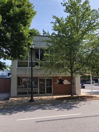Plus de détails pour 24-26 W Church St, Martinsville, VA - Bureau à louer