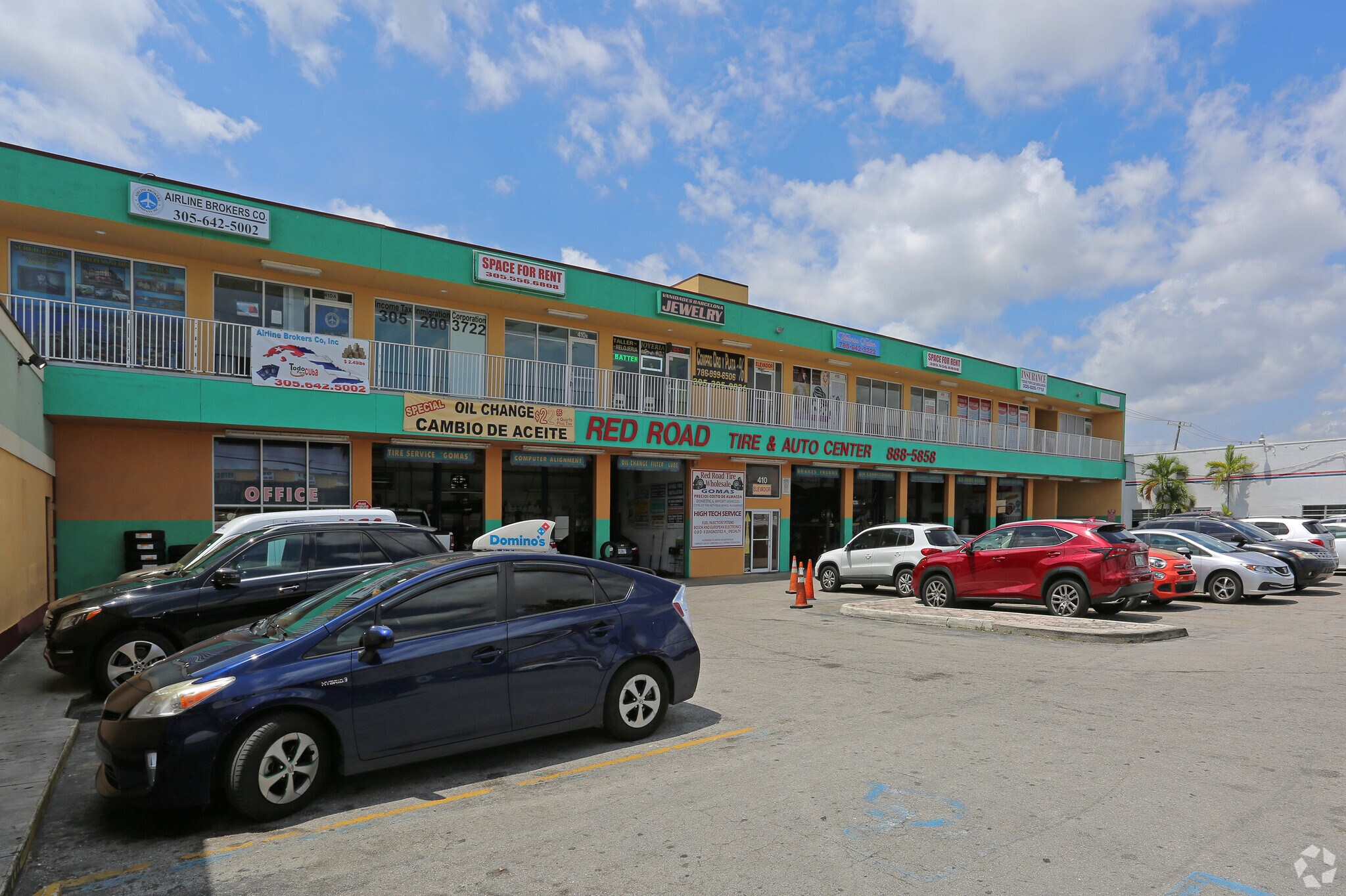 400-410 W 29th St, Hialeah, FL à louer Photo principale– Image 1 sur 25