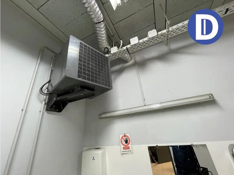 Bureau dans La Maxe à louer - Photo de l’immeuble – Image 3 sur 7