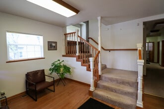 795 W 7th Ave, Eugene, OR à vendre Photo intérieure– Image 2 sur 10