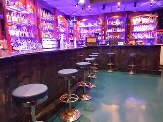 Plus de détails pour Local commercial à louer