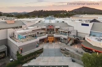 272 E Via Rancho Pkwy, Escondido, CA à louer Photo de l’immeuble– Image 1 sur 2