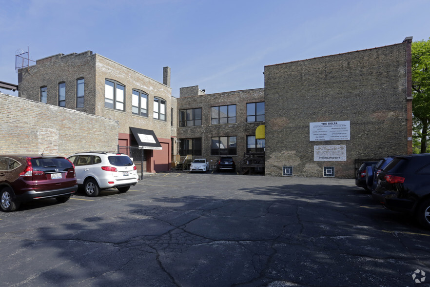 4410 N Ravenswood Ave, Chicago, IL à louer - Photo de l’immeuble – Image 3 sur 8