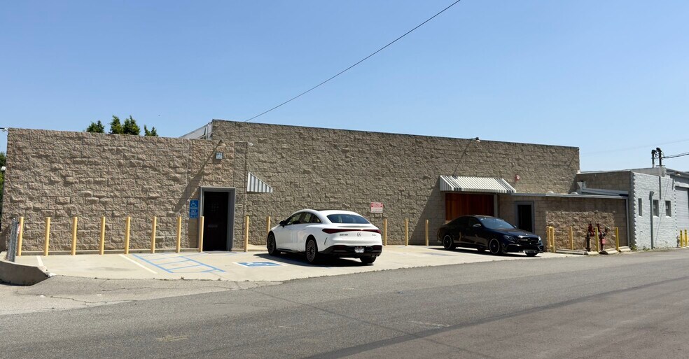 424 S Gladys Ave, San Gabriel, CA à louer - Photo de l’immeuble – Image 1 sur 2