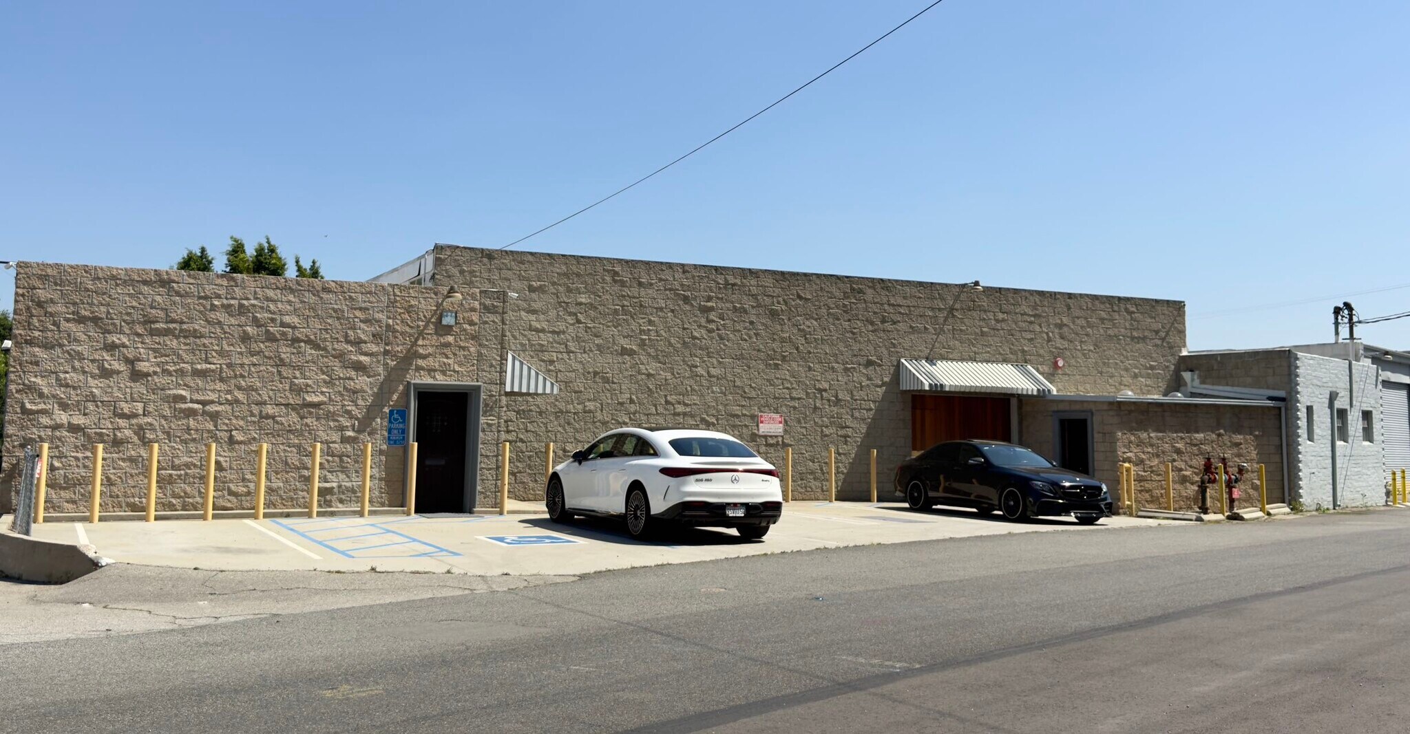 424 S Gladys Ave, San Gabriel, CA à louer Photo de l’immeuble– Image 1 sur 3