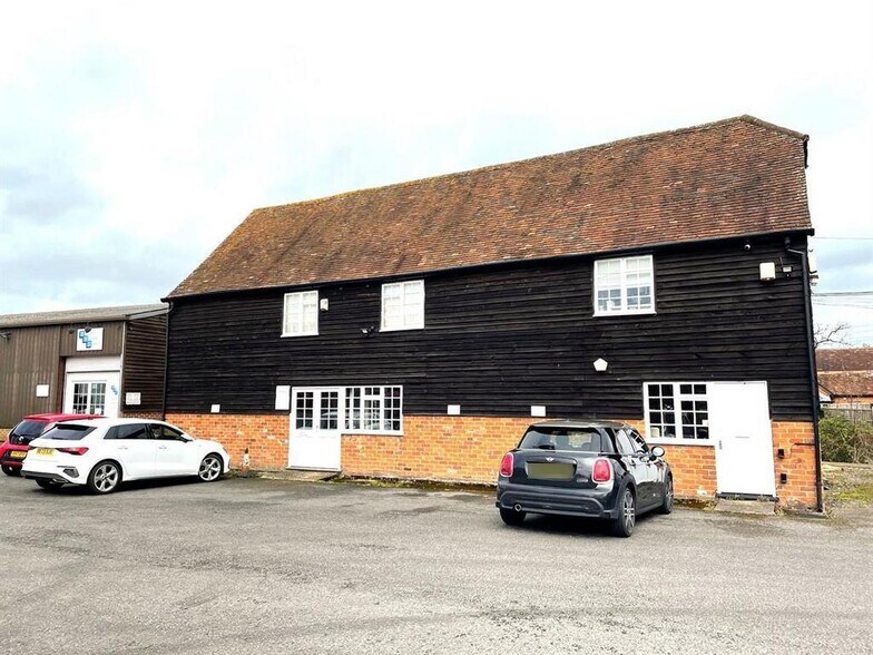 Chequers Ln, Eversley à louer - Photo de l’immeuble – Image 1 sur 4