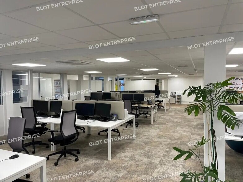 Bureau dans Quimper à louer - Photo de l’immeuble – Image 2 sur 5