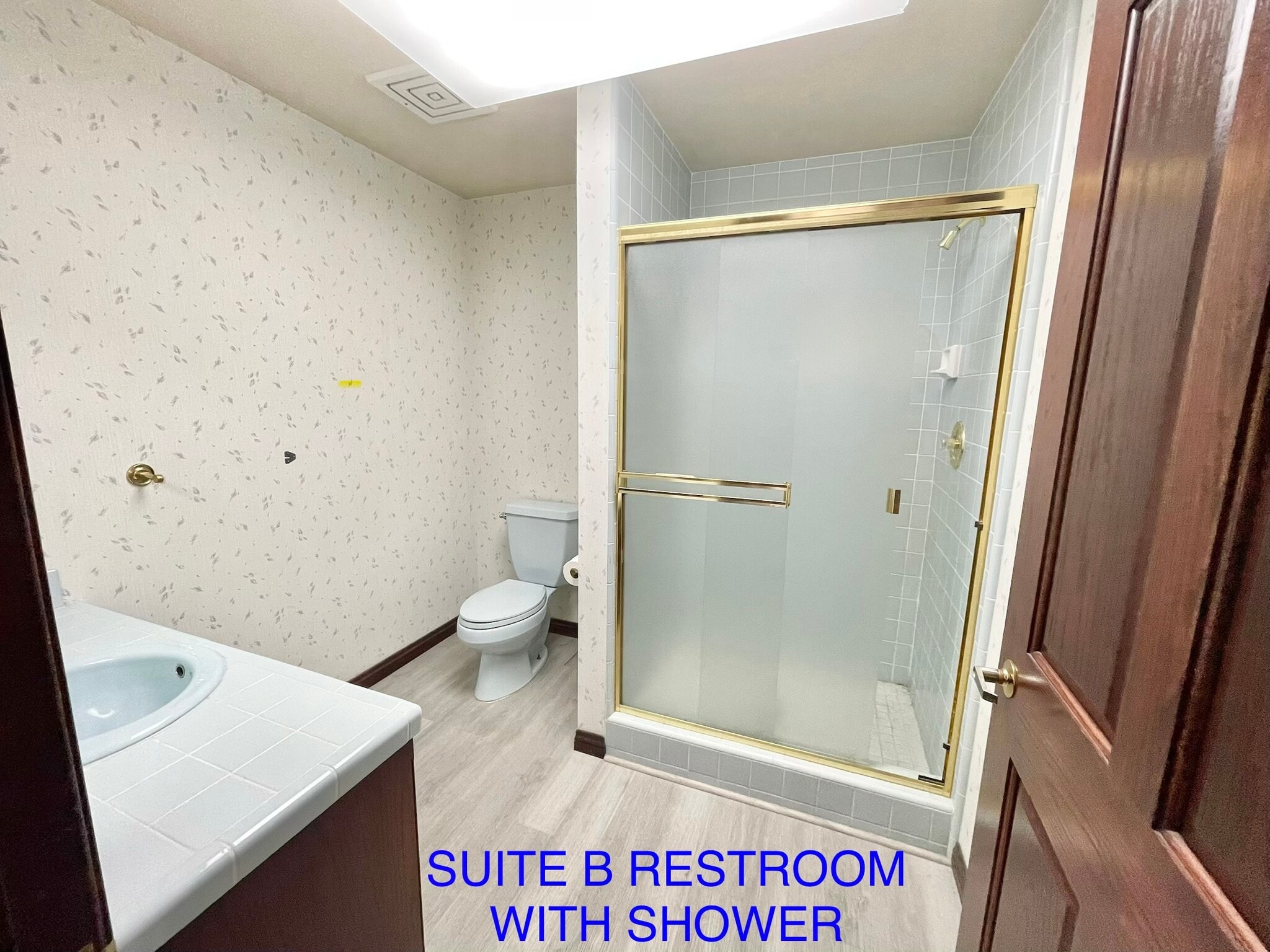 3 offices, 3 warehouses: 1,200–4,876 SF, Lompoc, CA à louer Photo intérieure– Image 1 sur 5