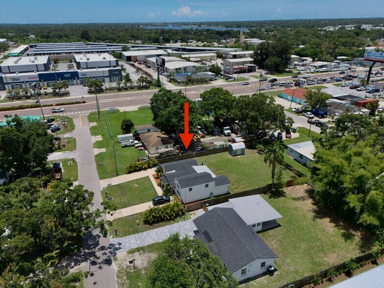 2306 Cheryl Rd, Largo, FL à vendre - Photo de l’immeuble – Image 3 sur 24