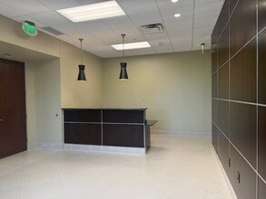 1225 S Main St, Grapevine, TX à louer Photo intérieure– Image 2 sur 10